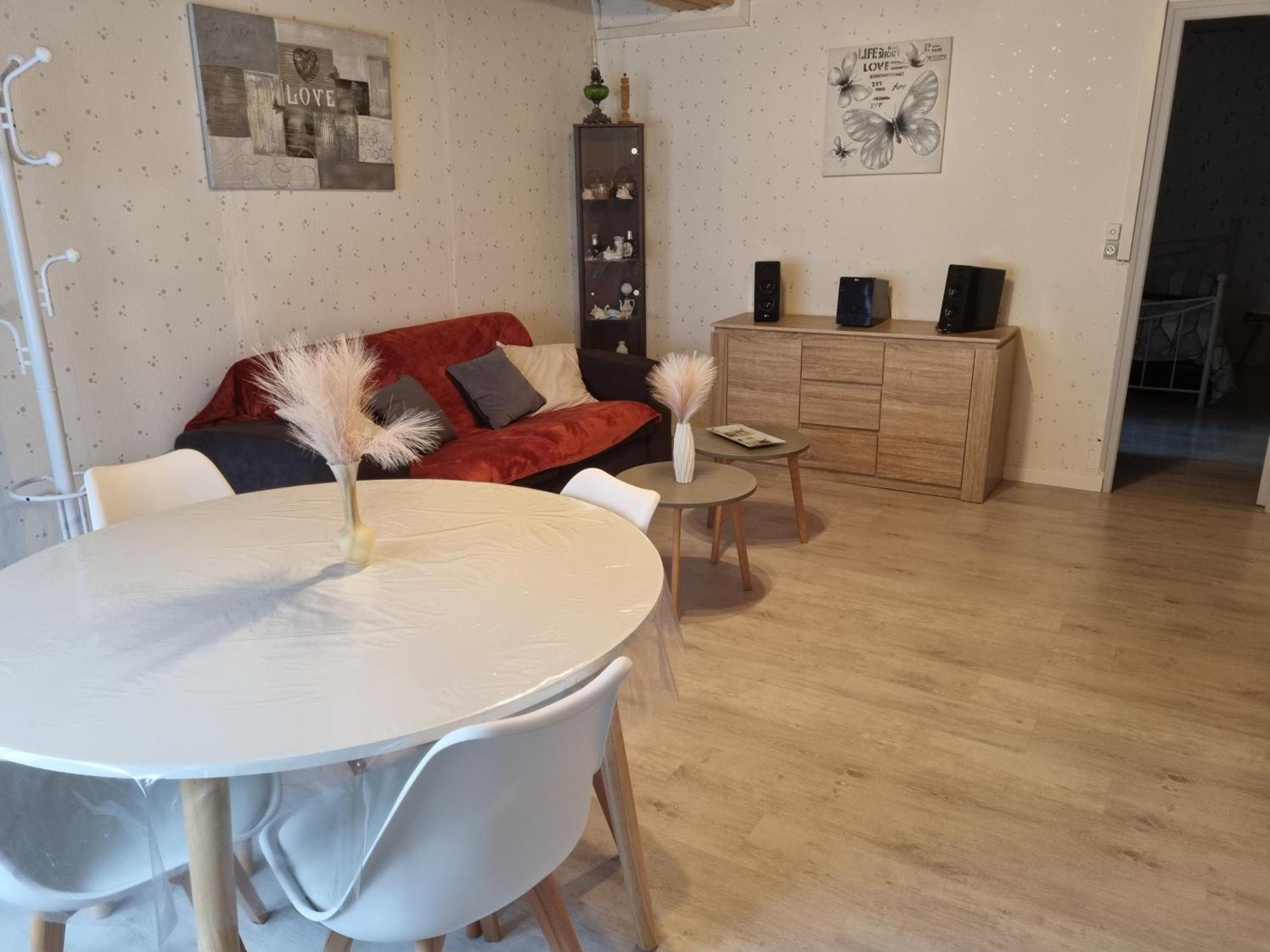 Apartment Centre *